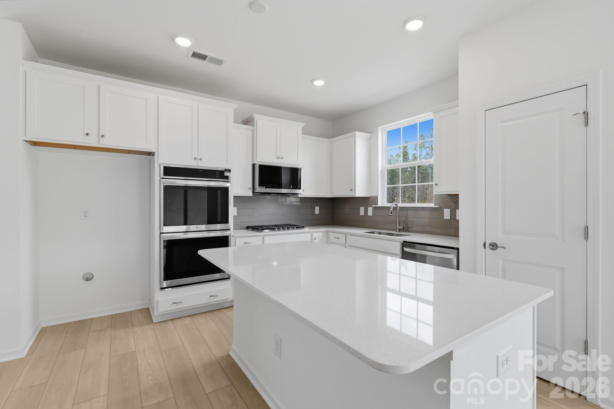 Roselyn - Residential