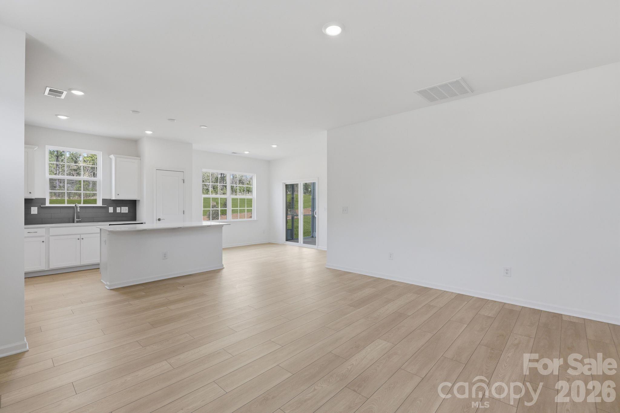 Roselyn - Residential