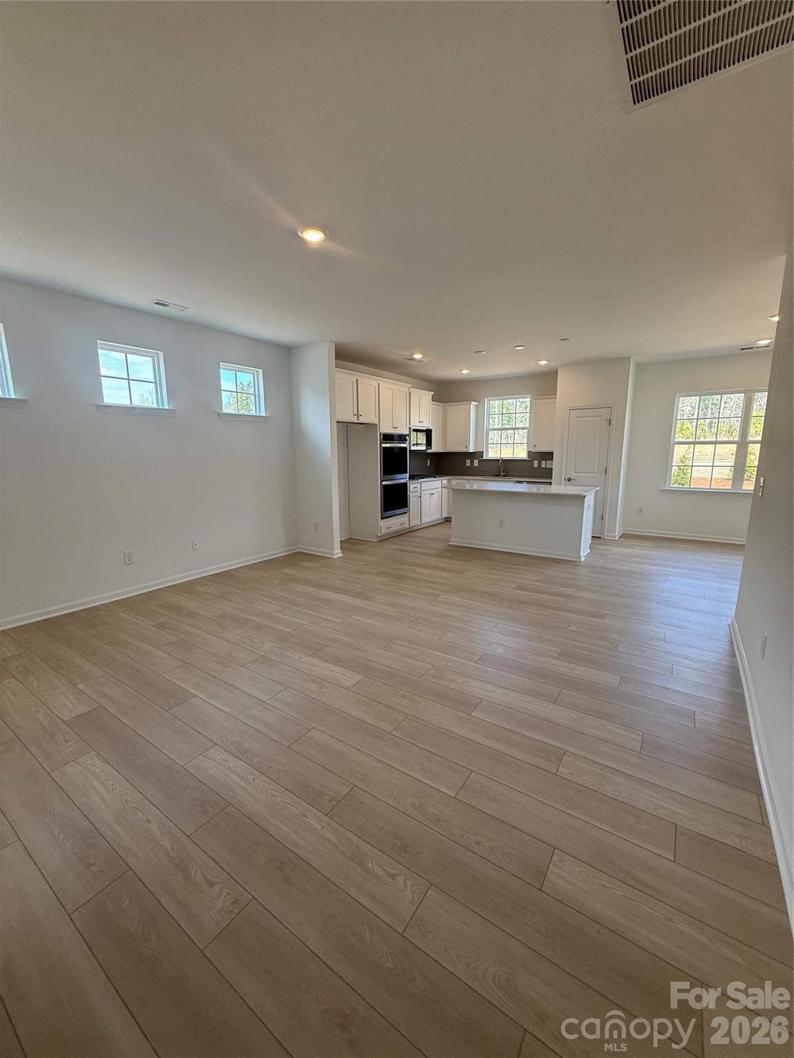 Roselyn - Residential