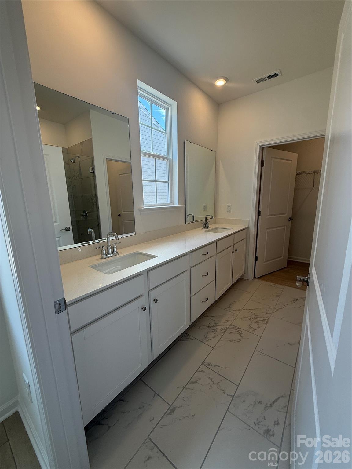 Roselyn - Residential