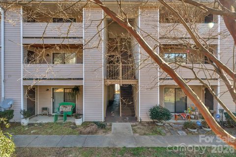 Photo of 7530 Pebblestone Drive, Charlotte, NC 28212 (MLS # 4335858)