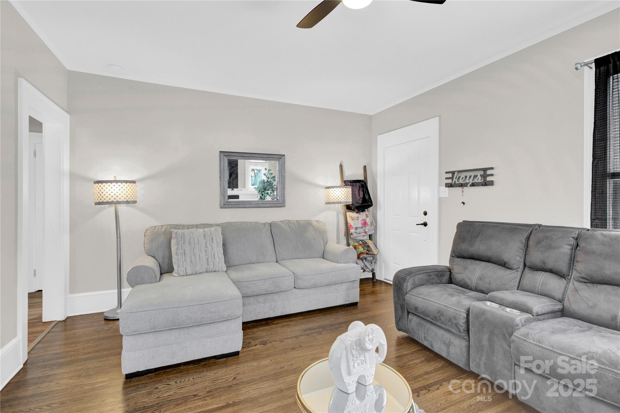 319 N Hoskins Road