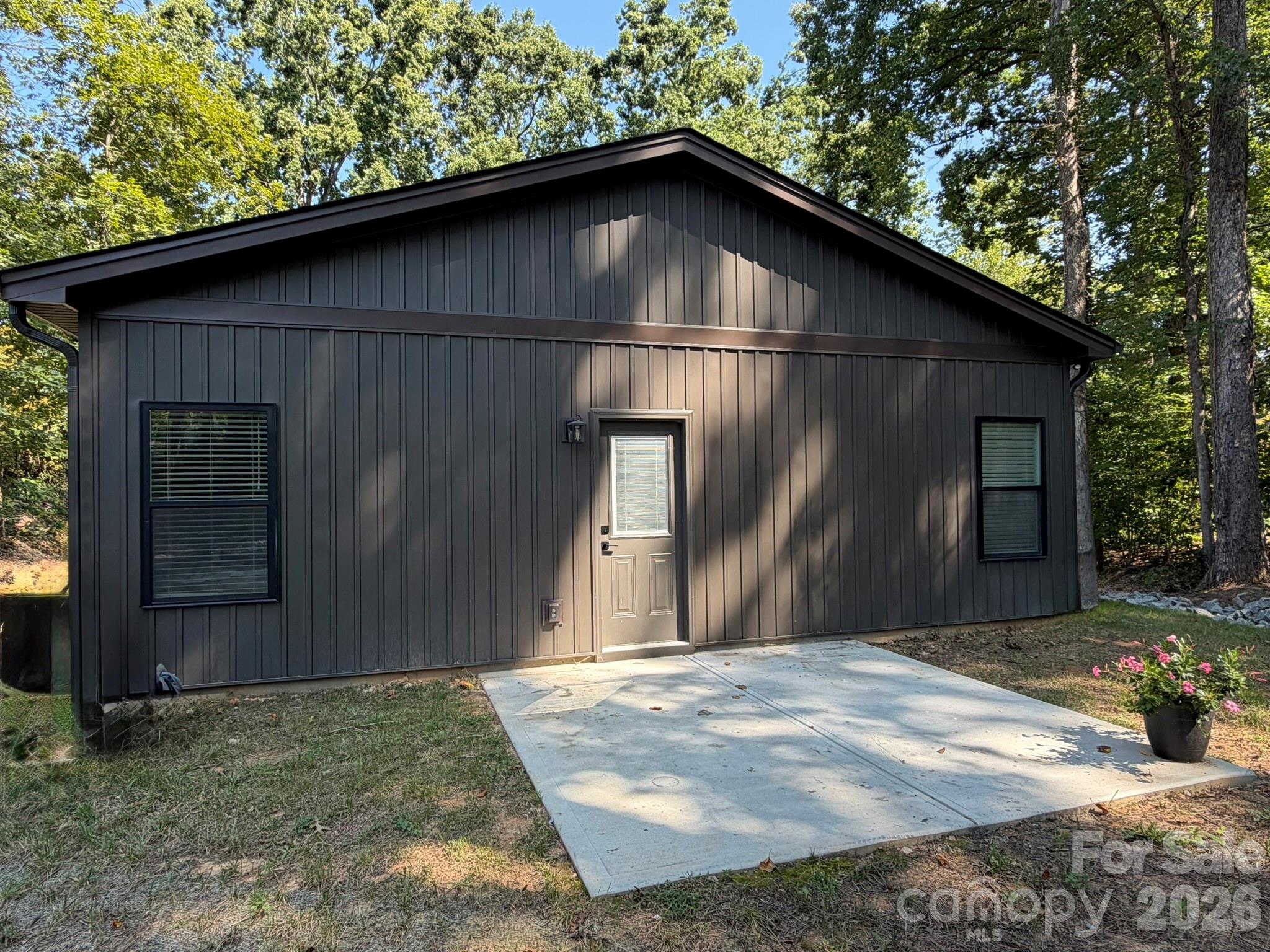 204 E Poplar Street