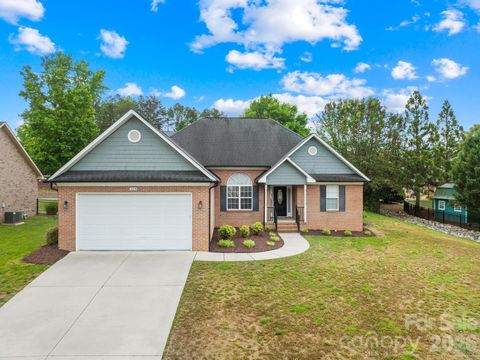 Photo of 328 River Birch Circle, Mooresville, NC 28115 (MLS # 4377888)