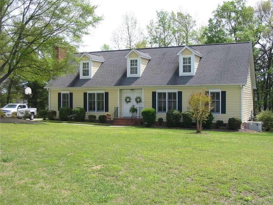 Very nice 4 bedroom 3 bath 2 story on large landscaped cut-de-sac lot, large laundry room, screened porch, deck, tall crawl space, loft/office area upstairs, low county taxes, must see, will not last long