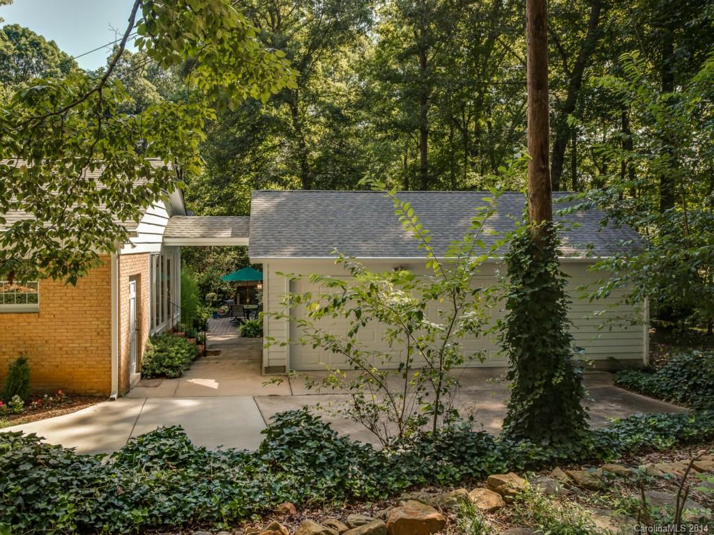 Singing Springs - Residential