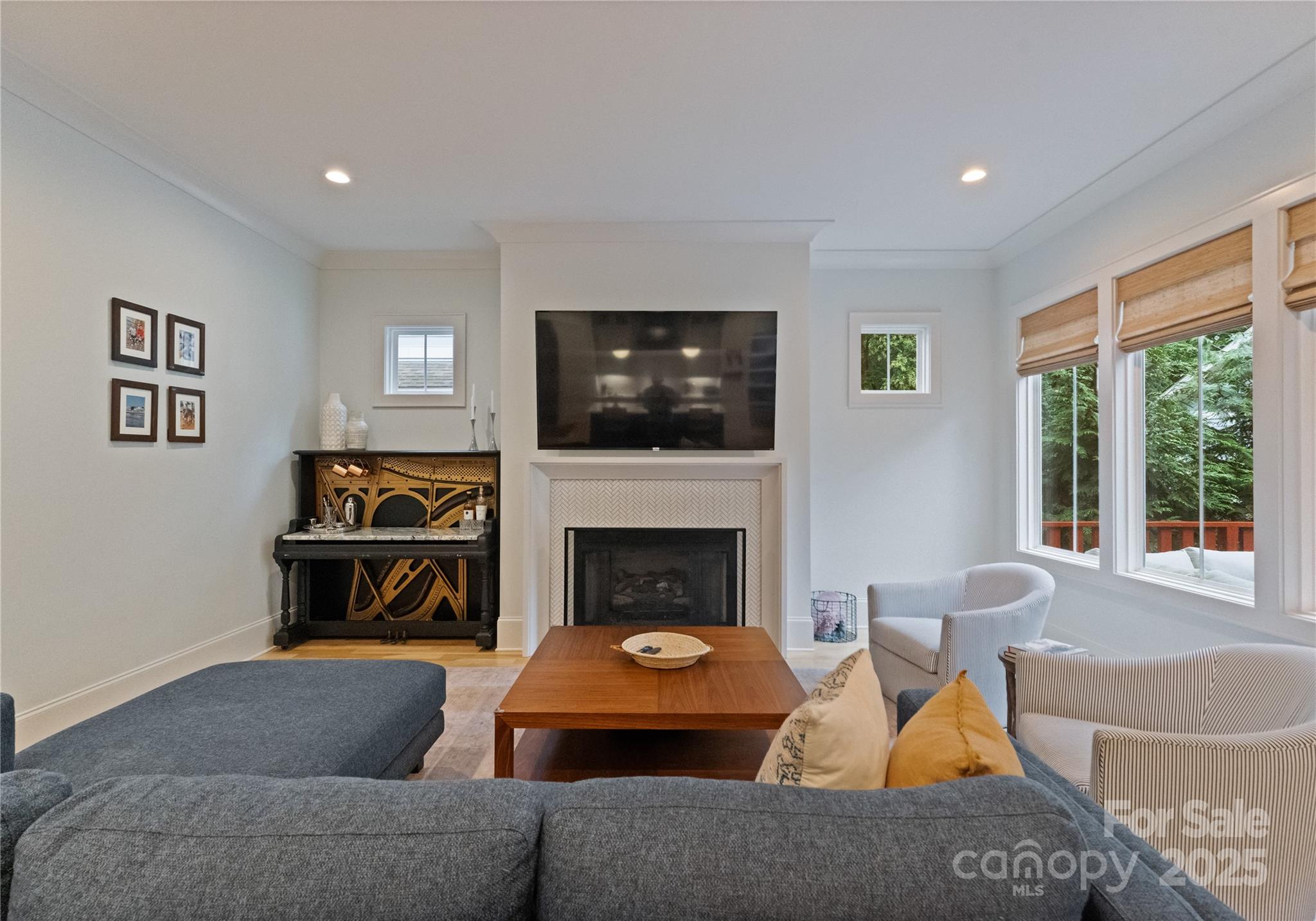 Charlotte, North Carolina 28205, United States, 5 Bedrooms Bedrooms, ,3 BathroomsBathrooms,Residential,Coming Soon,223005