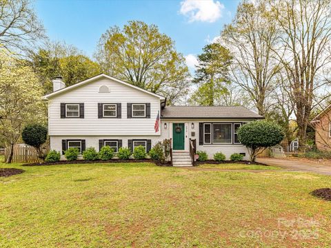 2816 Eastport Road Charlotte NC 28205