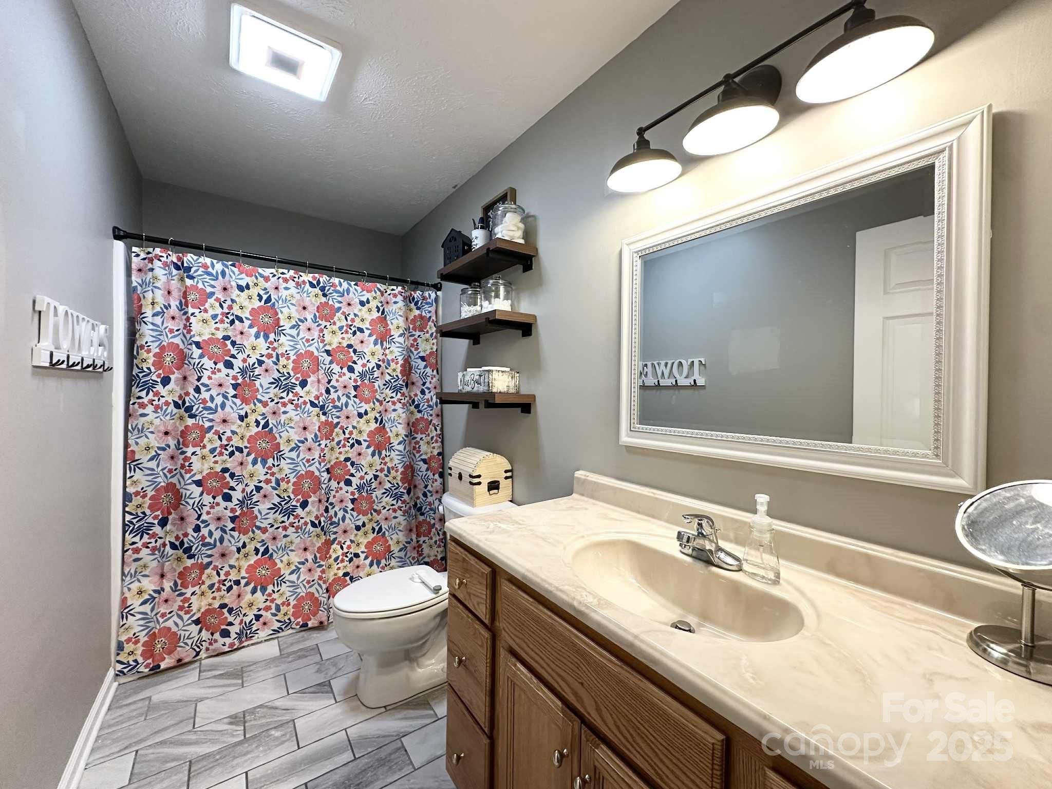 Hudson, North Carolina 28638, United States, 3 Bedrooms Bedrooms, ,2 BathroomsBathrooms,Residential,Active,227513