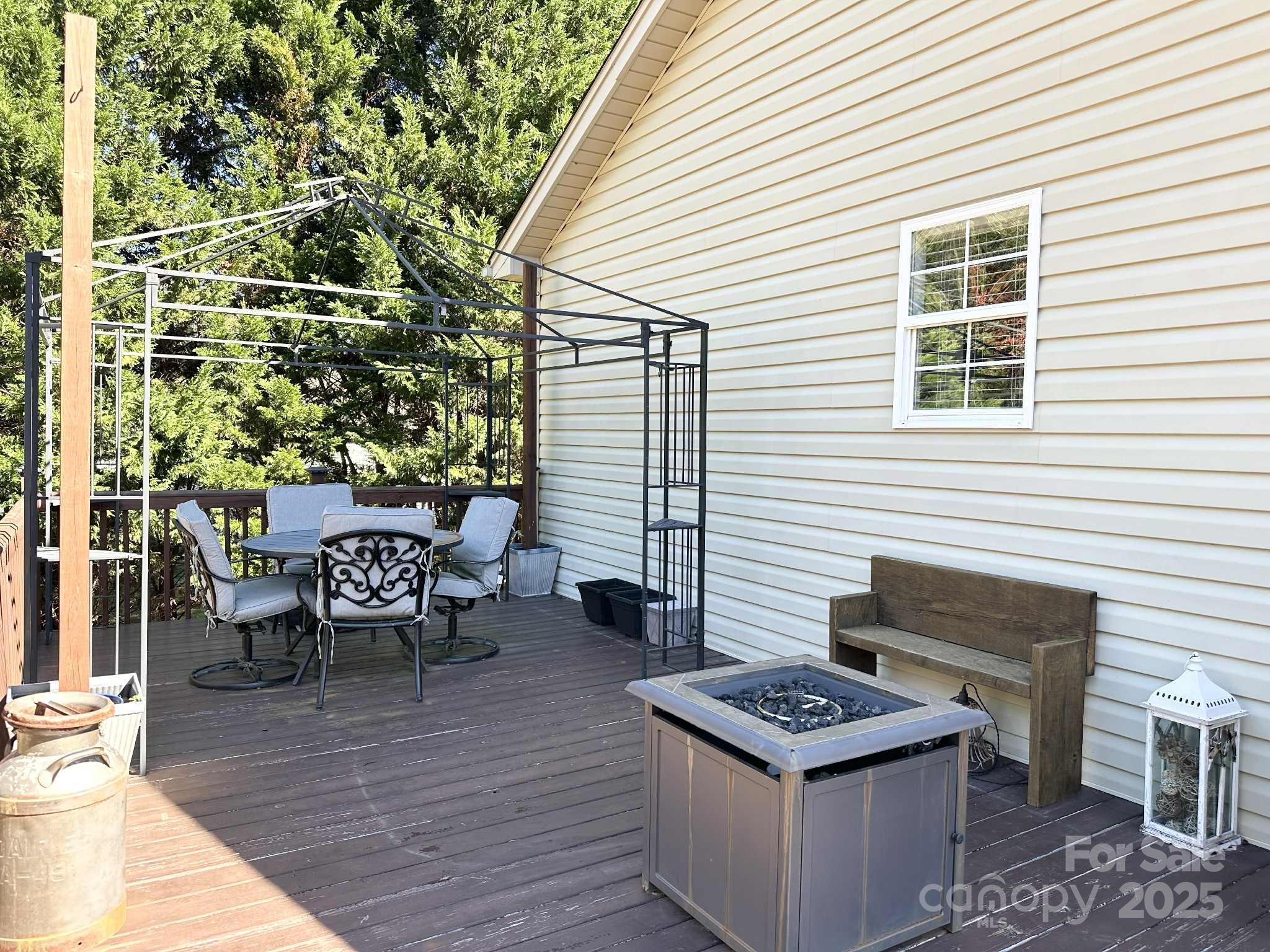 Hudson, North Carolina 28638, United States, 3 Bedrooms Bedrooms, ,2 BathroomsBathrooms,Residential,Active,227513