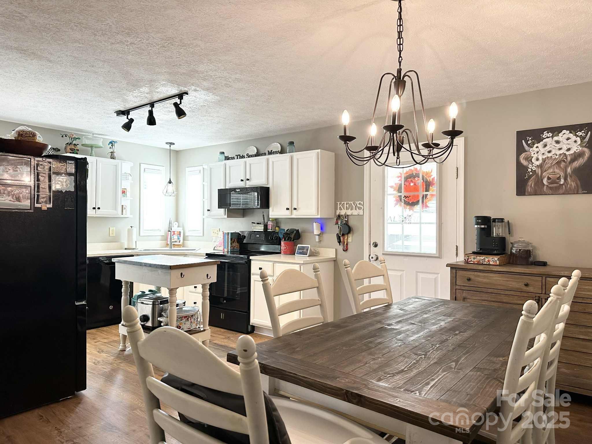 Hudson, North Carolina 28638, United States, 3 Bedrooms Bedrooms, ,2 BathroomsBathrooms,Residential,Active,227513