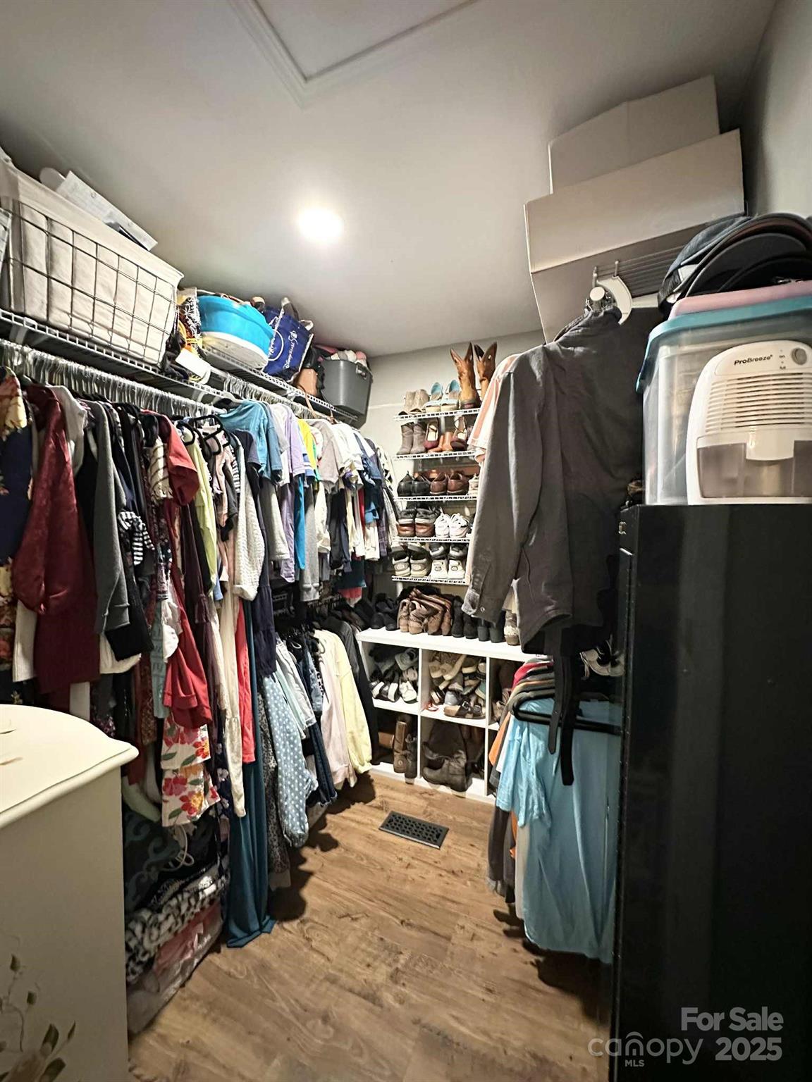 Hudson, North Carolina 28638, United States, 3 Bedrooms Bedrooms, ,2 BathroomsBathrooms,Residential,Active,227513