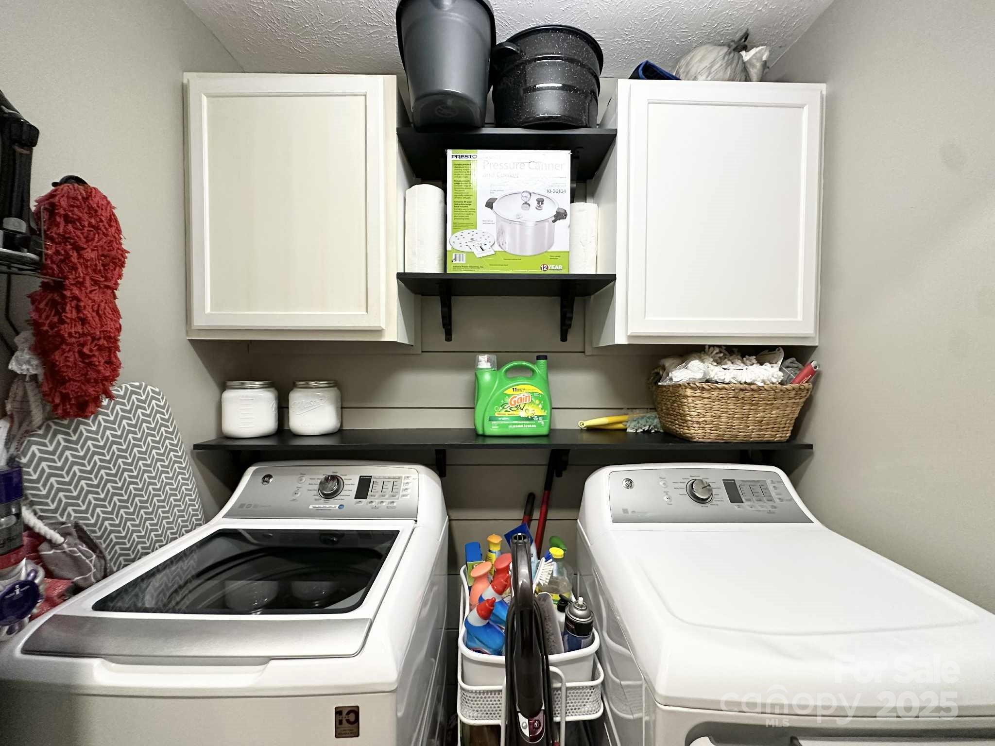 Hudson, North Carolina 28638, United States, 3 Bedrooms Bedrooms, ,2 BathroomsBathrooms,Residential,Active,227513