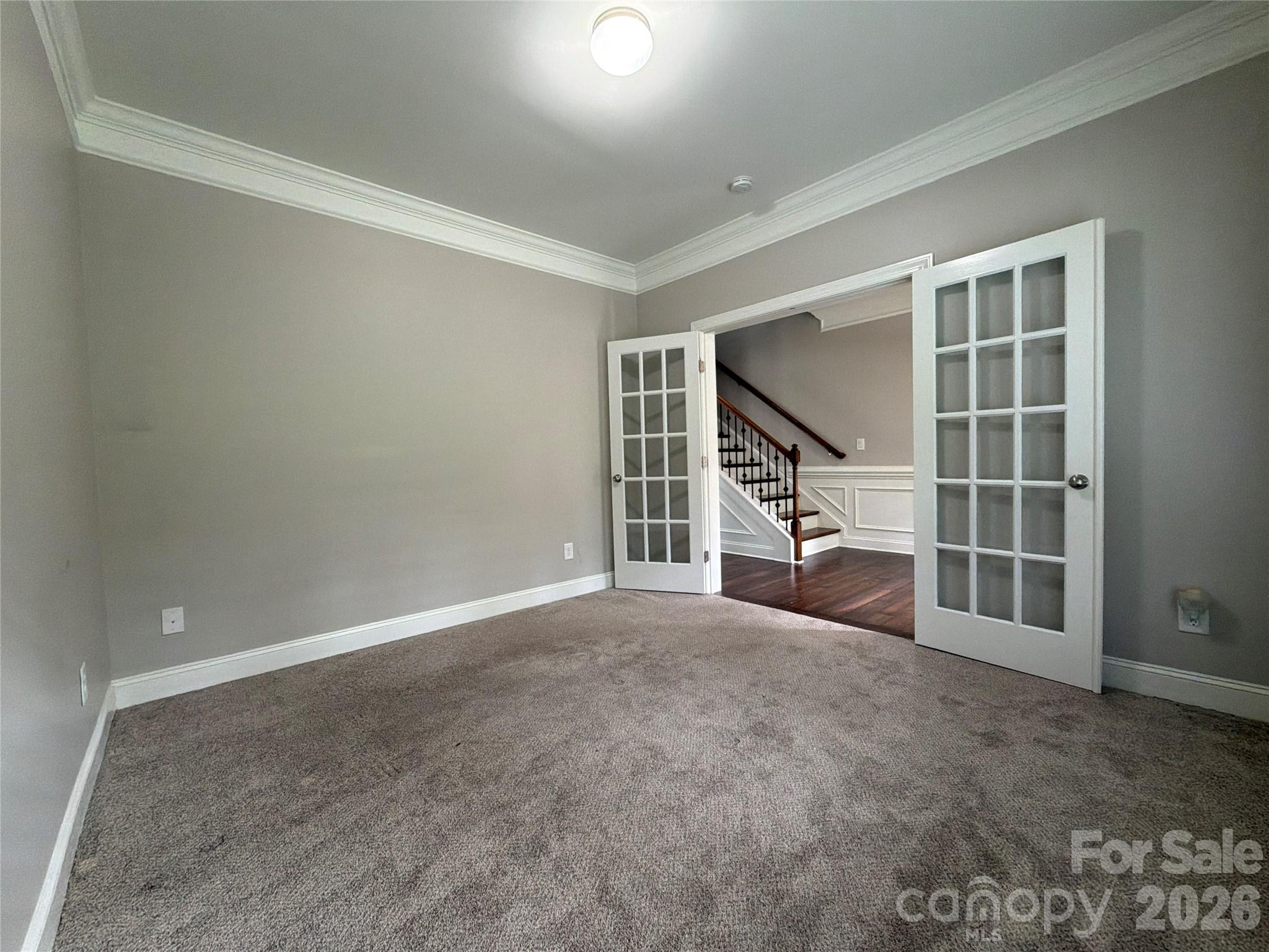 6013 Hyde Park Drive