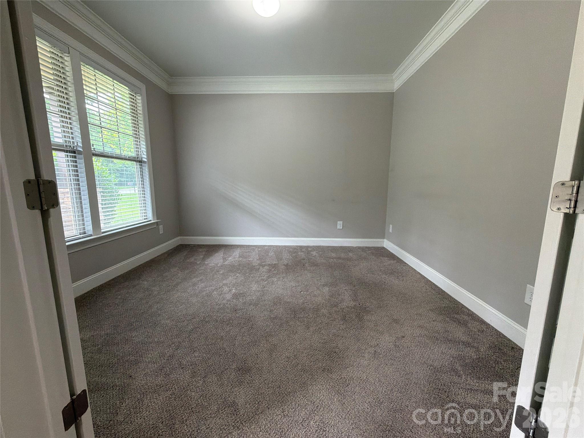 6013 Hyde Park Drive