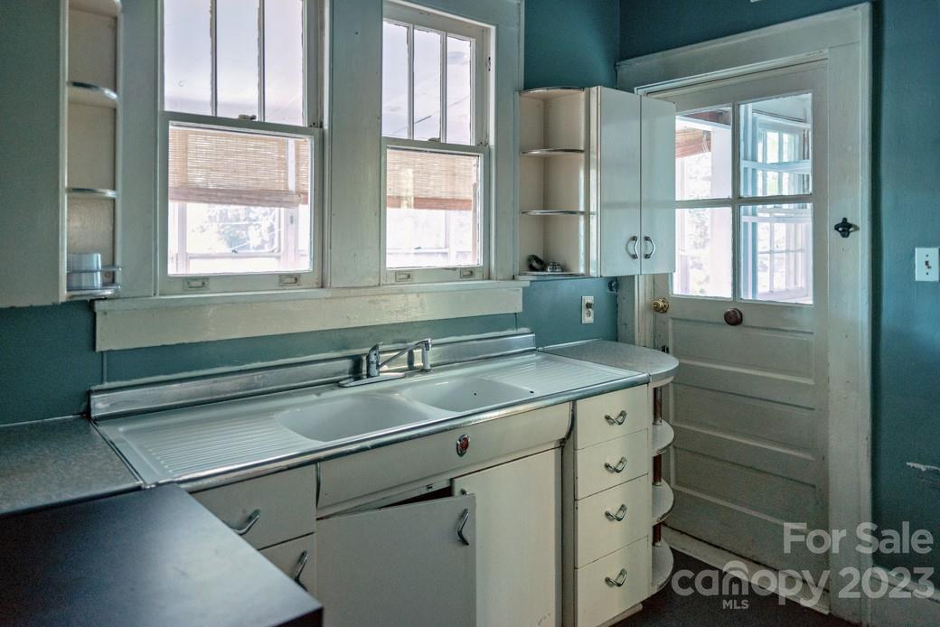 Elizabeth - Residential