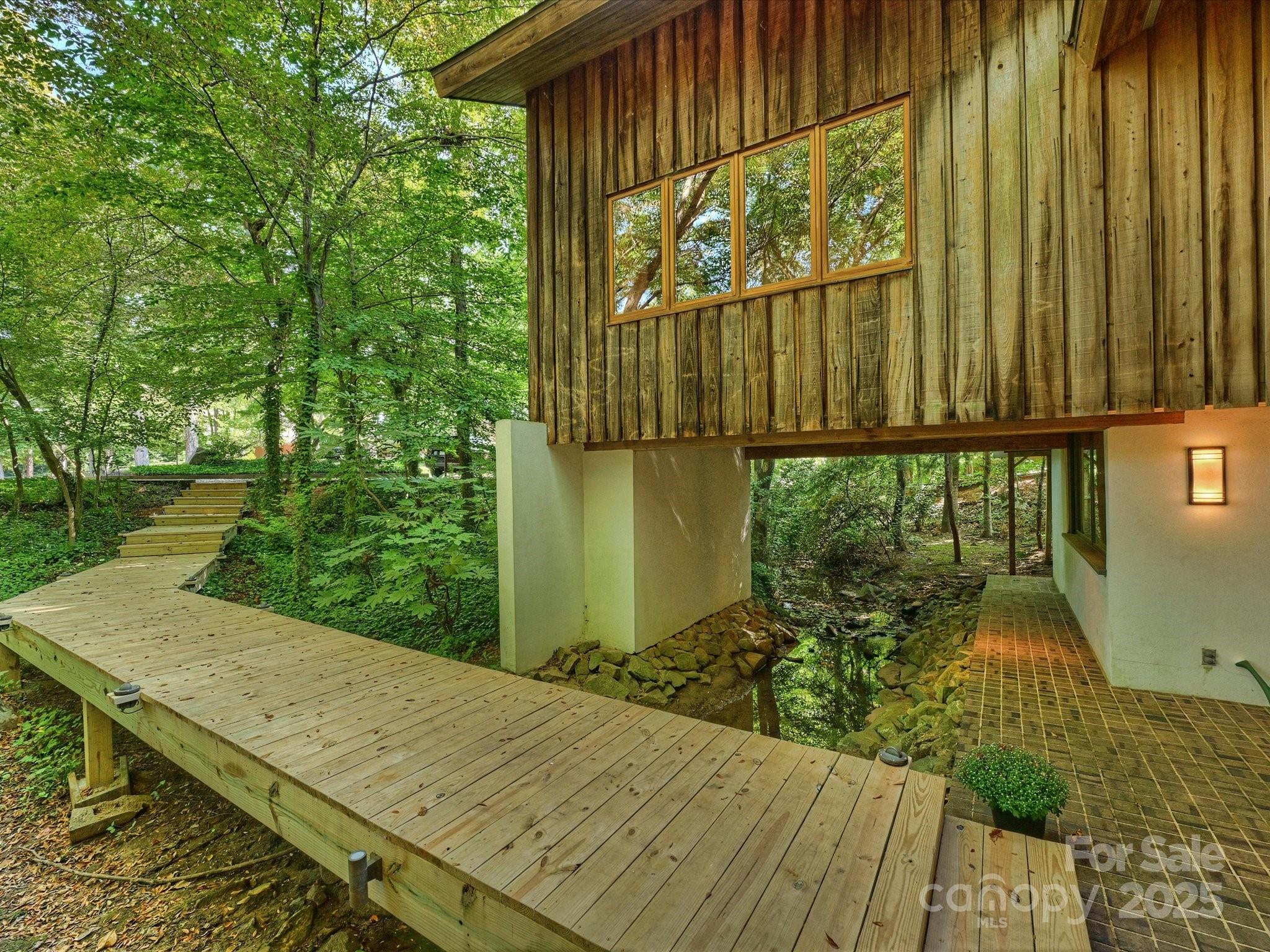 5624 Glenkirk Road