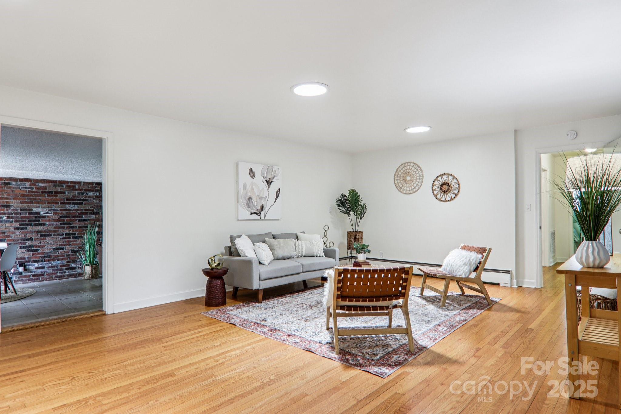 324 Old Leicester Highway