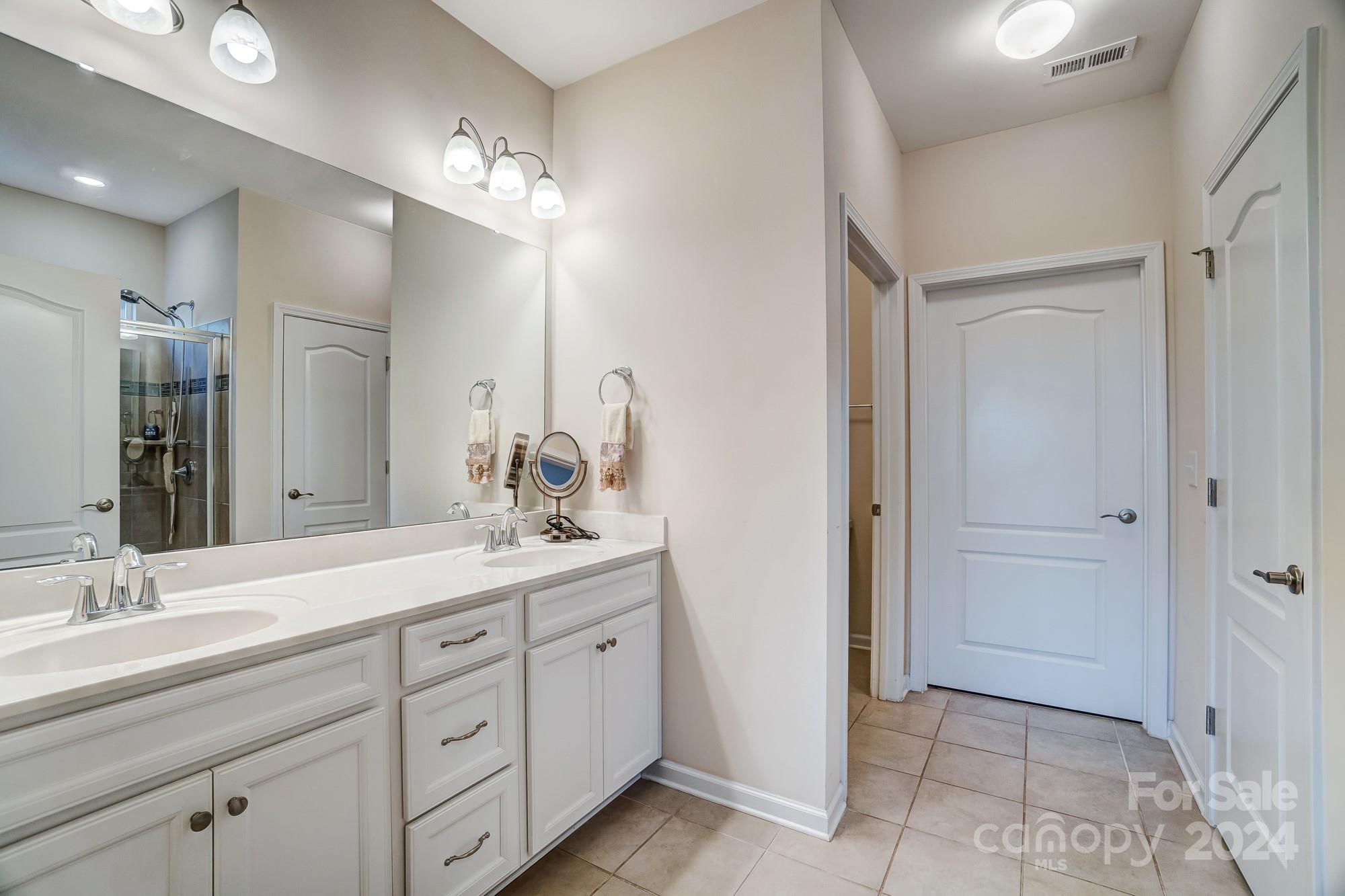 Summerhouse at Paddlers Cove - Residential