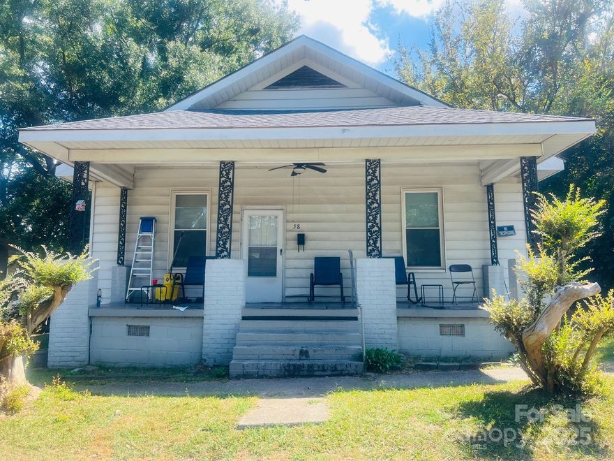 Welcome to this Diamond in the rough! 
This home offers a fantastic opportunity for somone looking to renovate a home. With its spacious layout, large bedrooms and close proximity to downtown Rock Hill. 
New roof and water heater and seller is having new 2 way plumbing put in from the house to the street.