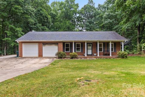 Photo of 132 Lismark Drive, Mooresville, NC 28117 (MLS # 4351348)