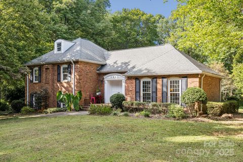 Photo of 2801 Williams Road, Matthews, NC 28105 (MLS # 4302994)
