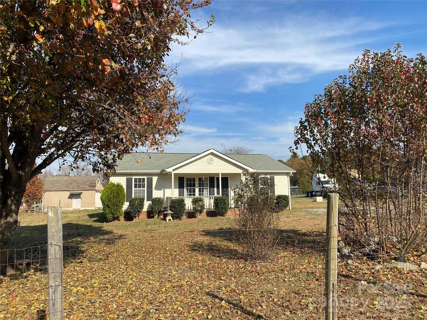 See the potential in this cute 3 bedroom, 2 bath ranch home on just over an acre corner lot. Great home and price  for an investor or homeowner who is willing to put some work in. Recent renewable termite booster treatment done. Quiet, peaceful country setting that's a short distance from I-77, the Rock Hill area, Vanwyck, the Catawba River and many outdoor activities.