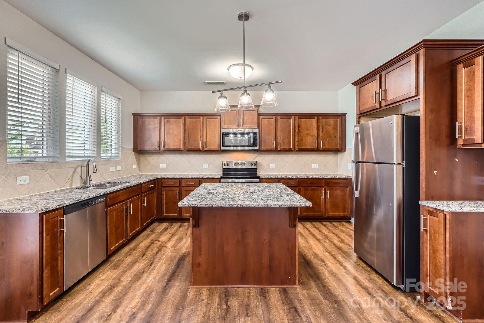 2327 Glenway Trail Court