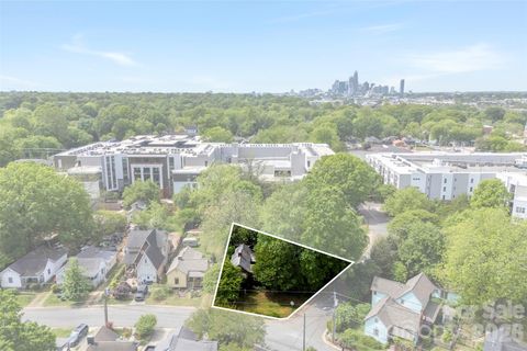 Photo of 700 E 37th Street, Charlotte, NC 28205 (MLS # 4368898)