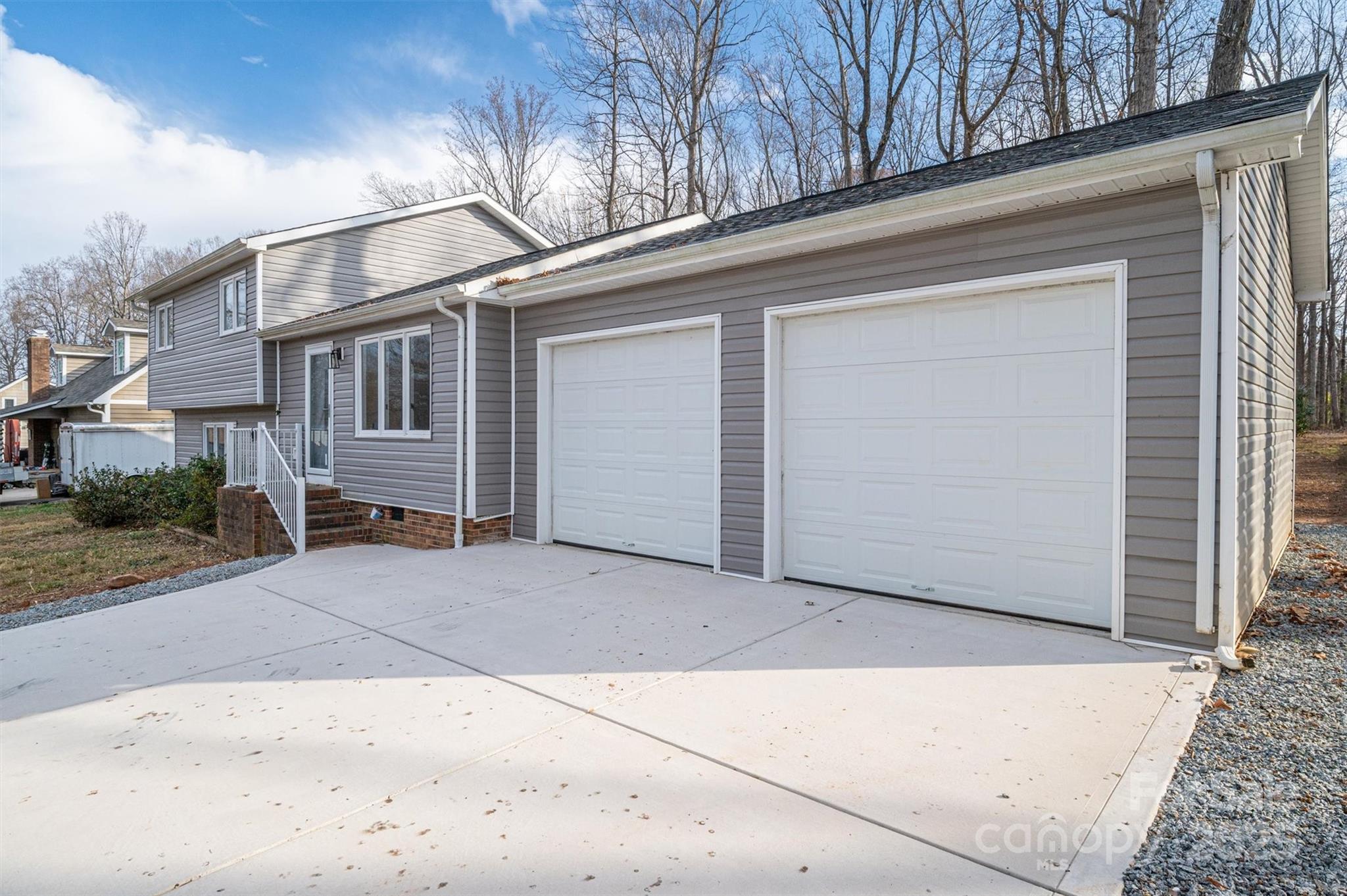 1934 Hickory Hills Drive