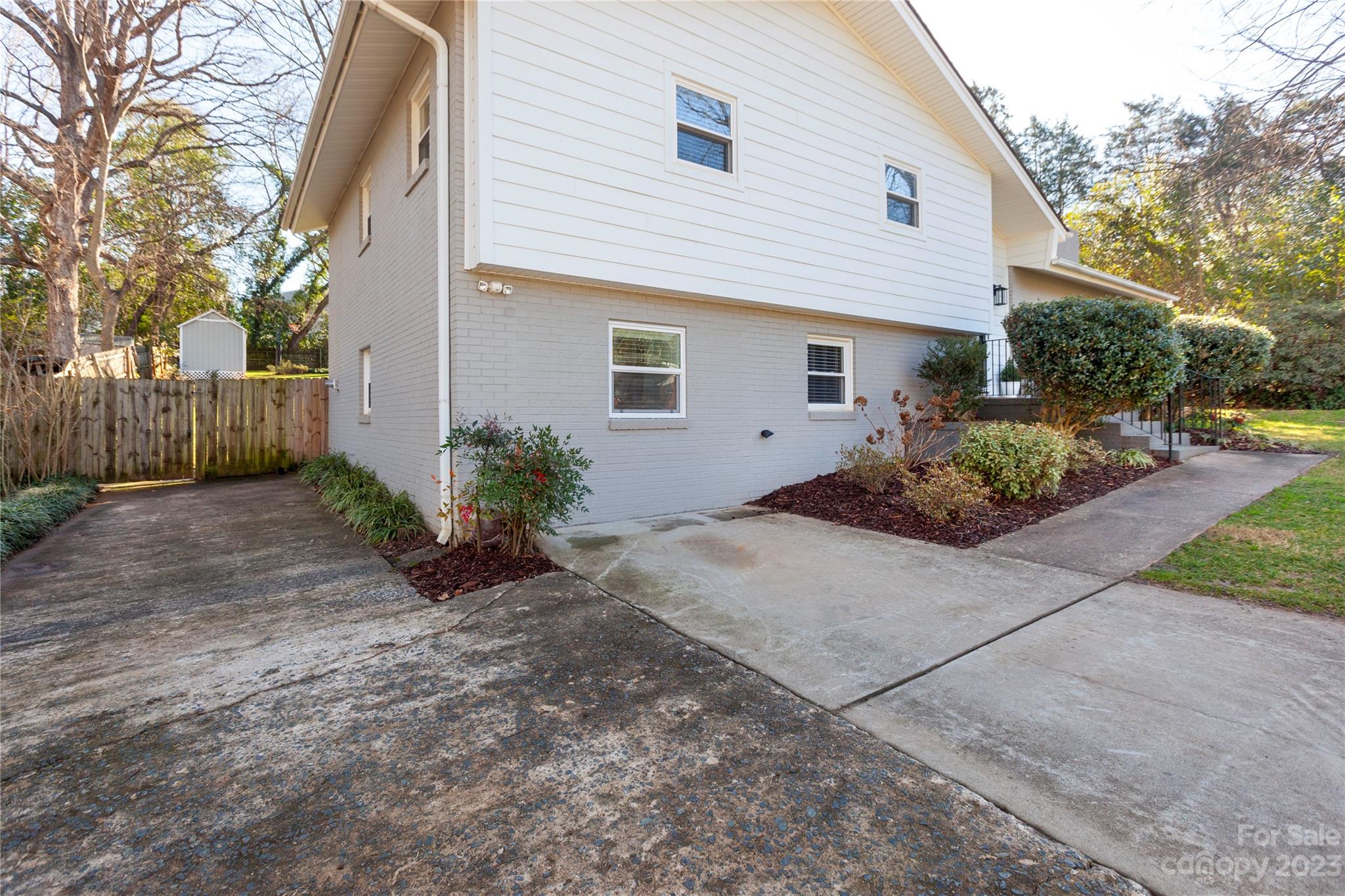 Merry Oaks - Residential