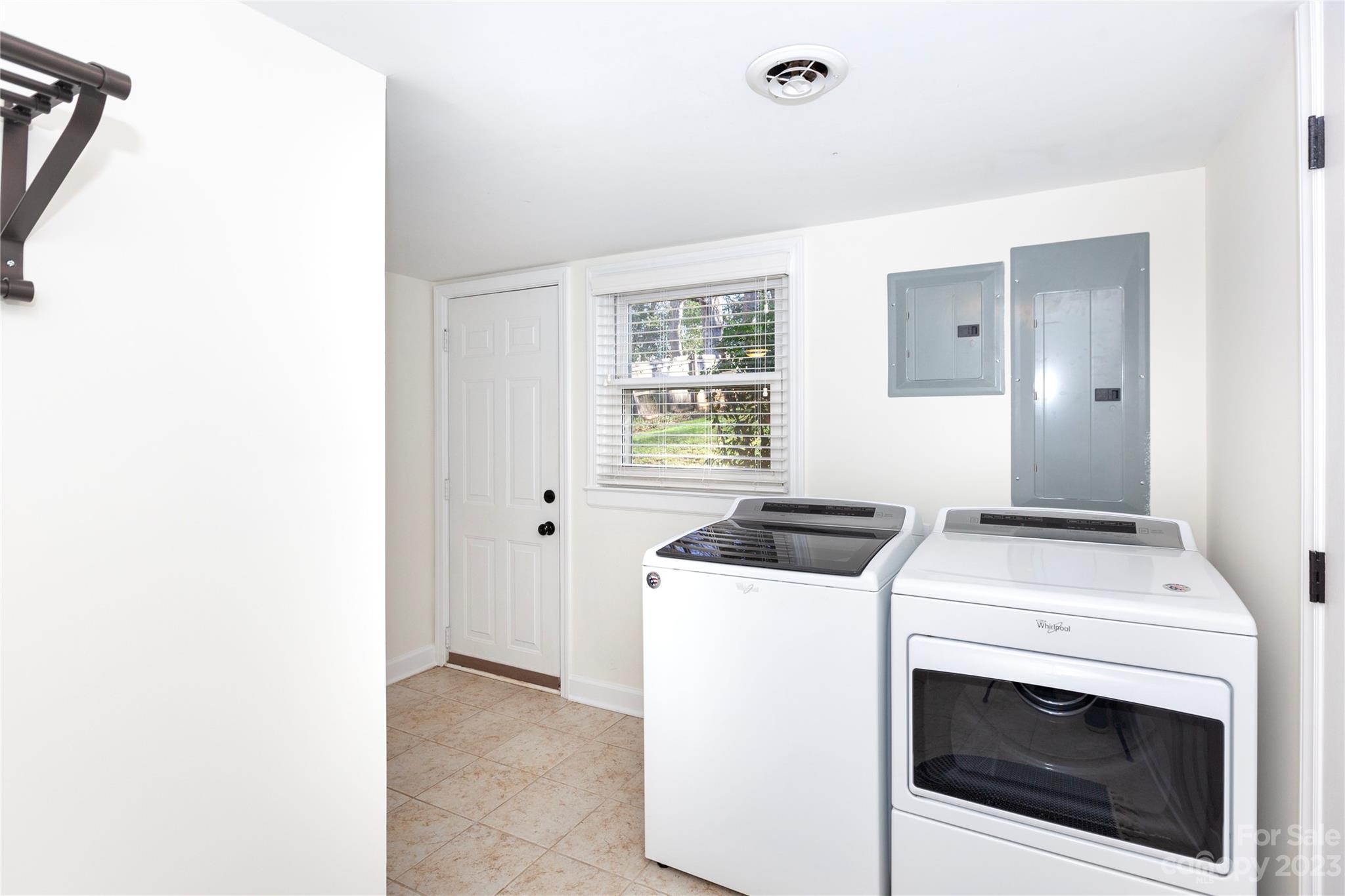 Merry Oaks - Residential