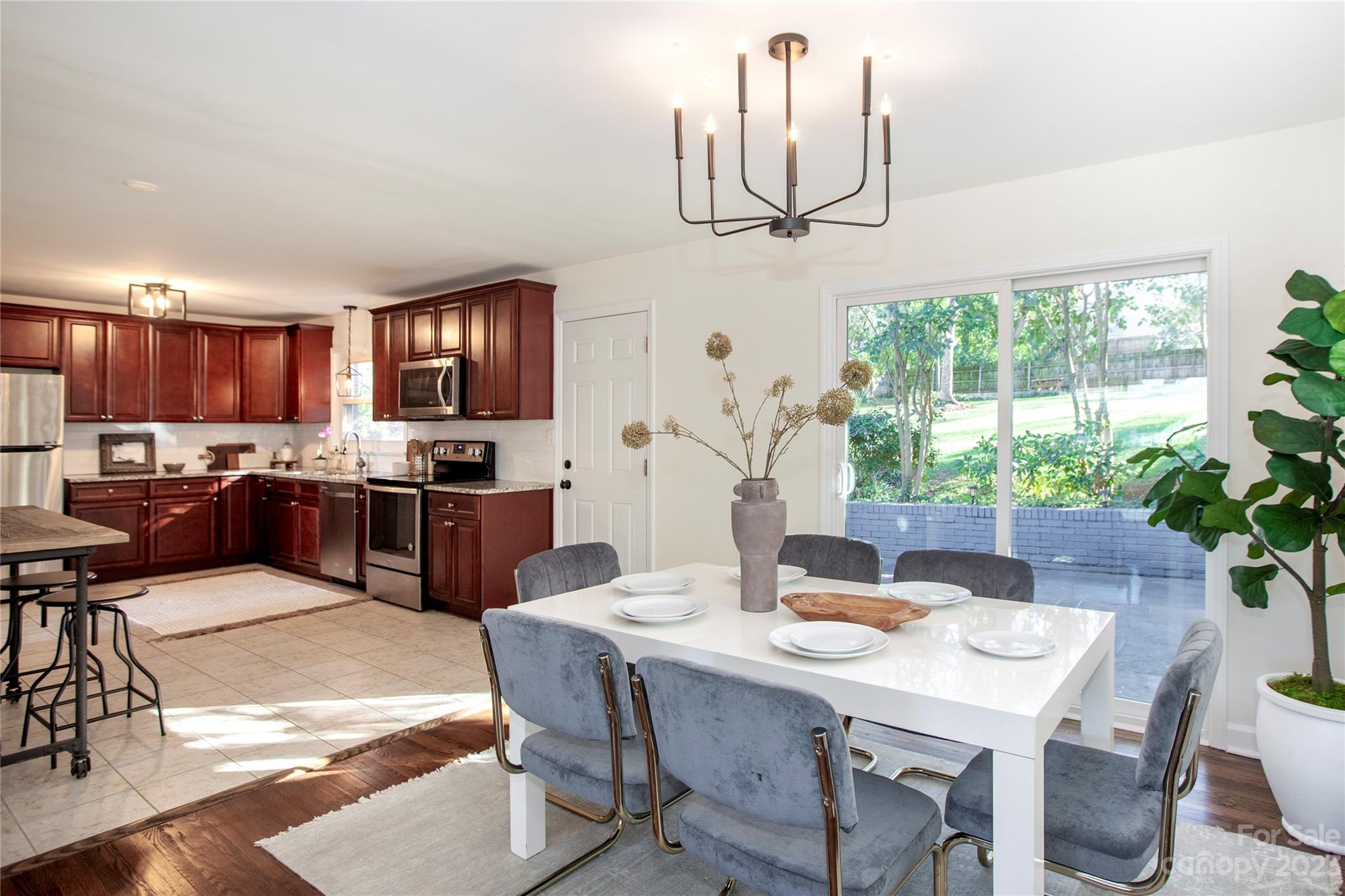 Merry Oaks - Residential