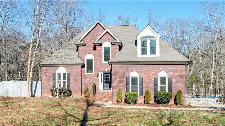 If you want a SHOW STOPPER, this is the home for you!!! This 2 story beauty hosts 4 bedrooms, 3.5 baths, screened in porch, an in-ground salt water pool and fire pit. But there's more! Granite counters, tray ceilings, walk in closets, primary bedroom downstairs, 2-story foyer, side-load garage and propane fireplace in the family room. Did I mention there are NO HOA's? This home sits just on 1.5 acres right off of Hwy 601 in Union County