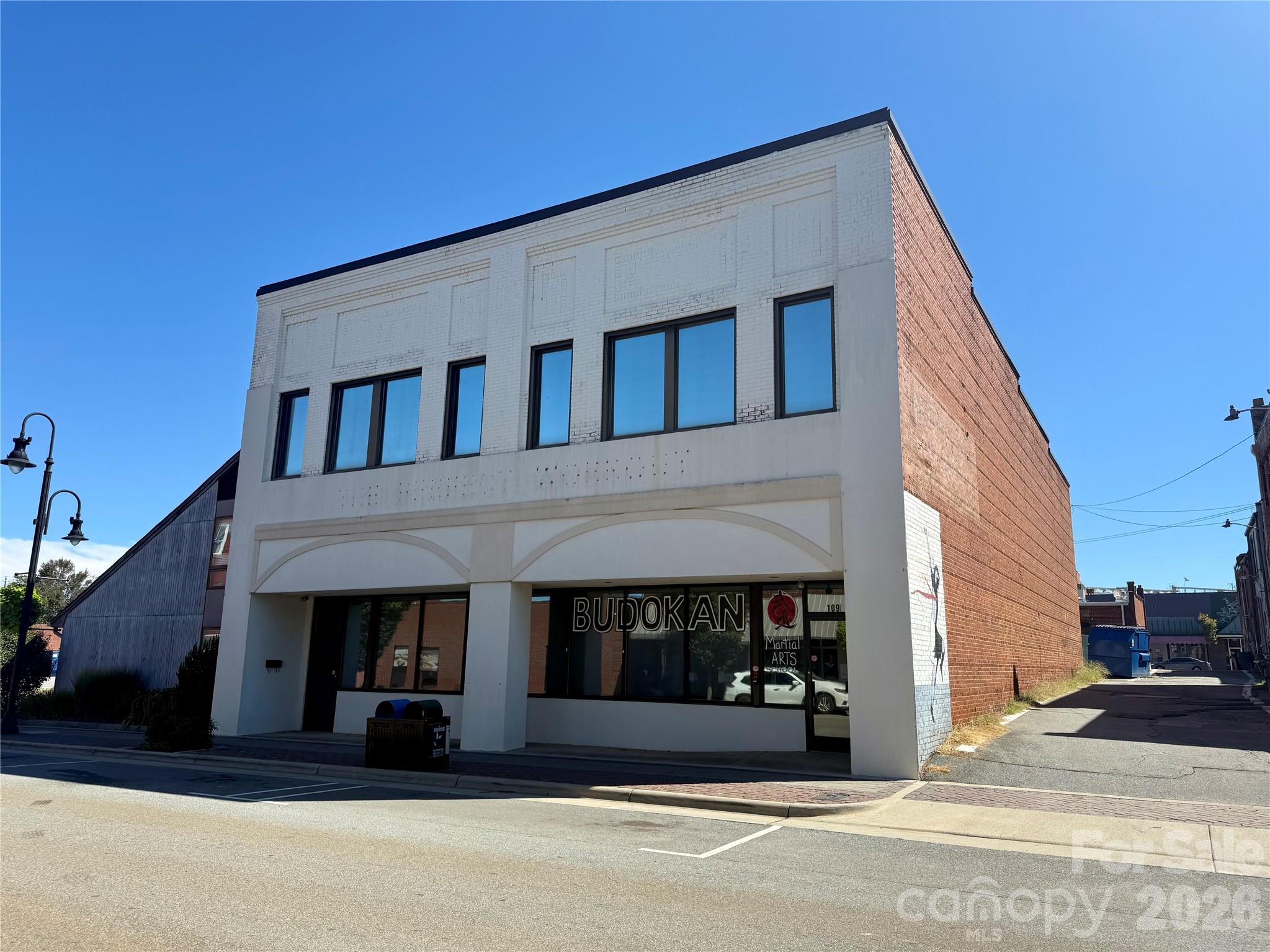 109 N Main Avenue