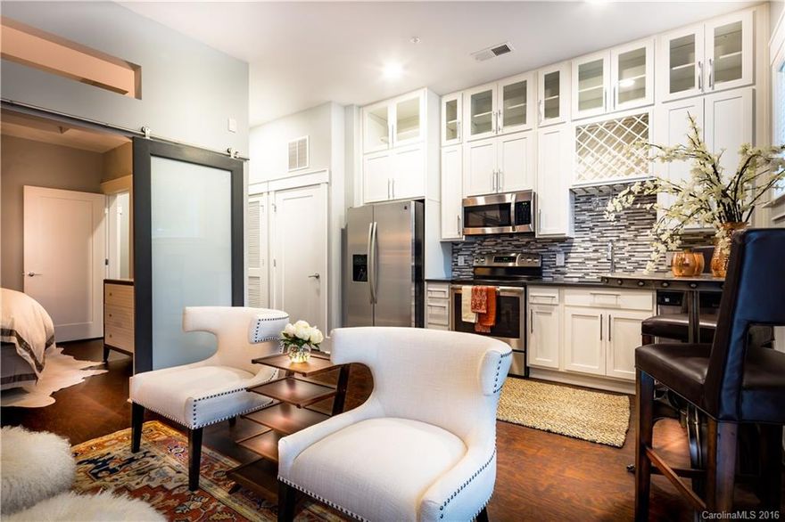 A whole new kind of apartment living in an urban location with more space to live & play.  The Village at Commonwealth features huge courtyards & plazas, pocket parks & tree-lined streets-  all overlooking Veteran’s Park. The village features a saltwater pool w/tanning shelf, sauna & steam room, indoor Jacuzzi, fitness facility, garden plots, dog parks, outdoor kitchens, billiards & more. All this, plus incredible finishes like upgraded kitchens w/custom cabinets & spacious walk-in showers.