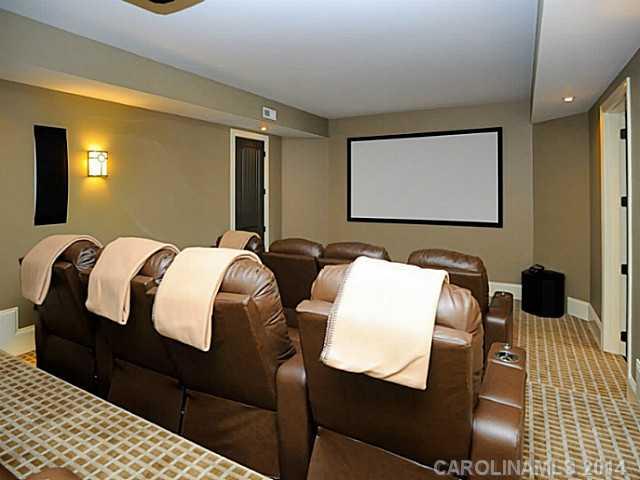 The Peninsula - Residential