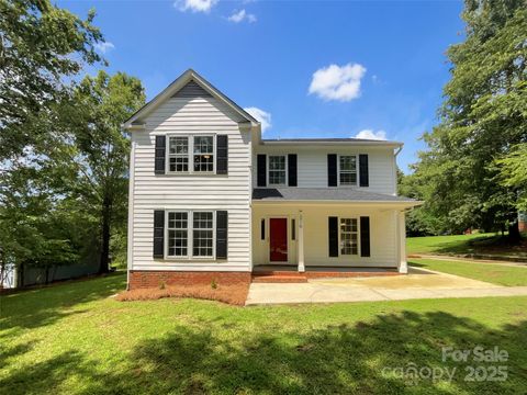 Photo of 316 Epperstone Lane, Matthews, NC 28105 (MLS # 4225010)