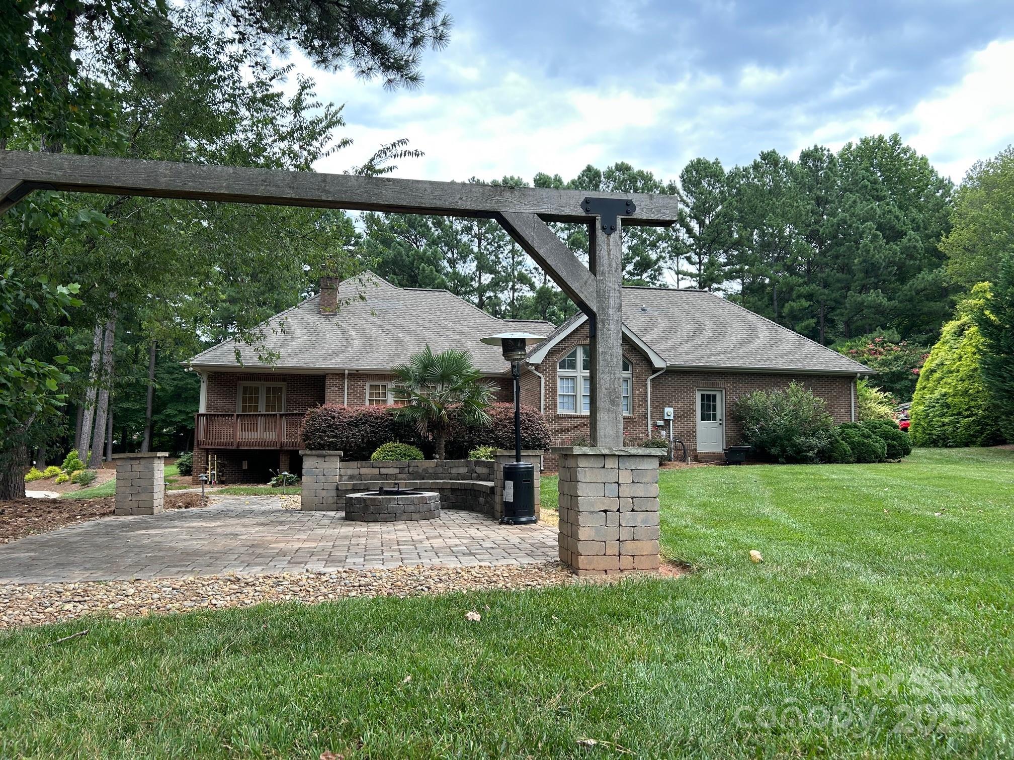 7984 Ravenwood Lane