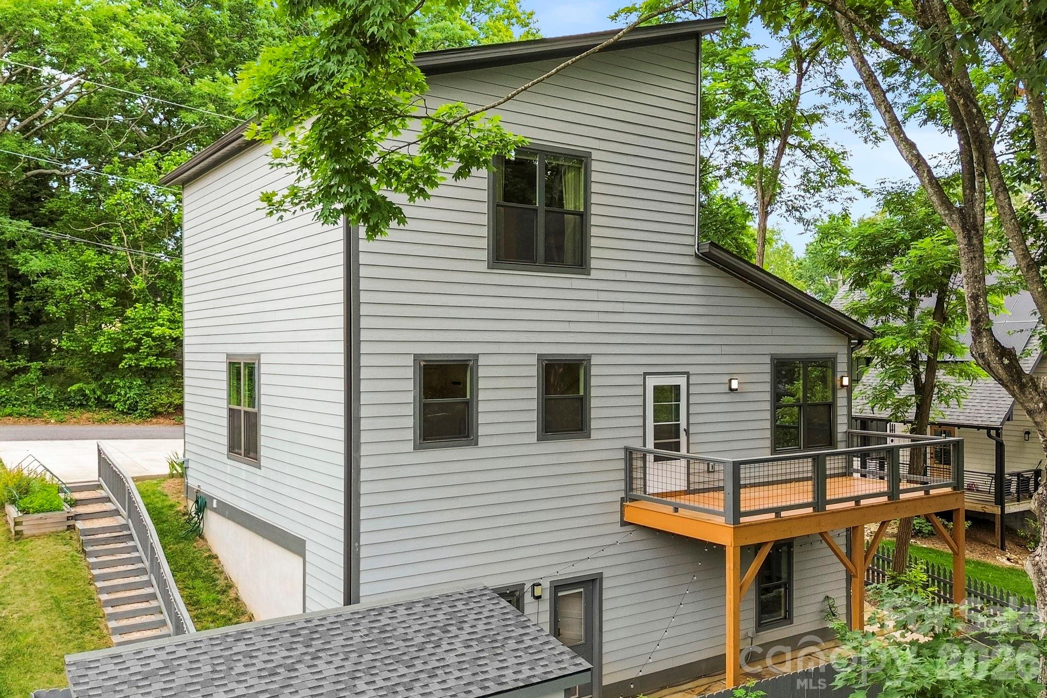 31 Lilac Street 2