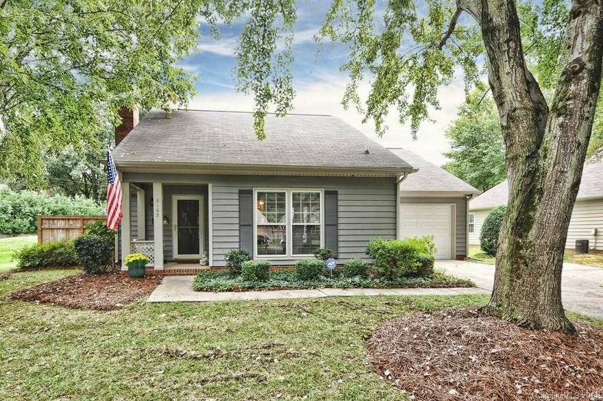 Fantastic cul-de-sac unit in popular Stone Orchard that is in impeccable condition! If you didn't already know, these are 'stand-alone' condos - no party walls or people above/below you! Just like living in a single family home without the exterior maintenance! And you have the location - Stone Orchard is located directly south of Sedgefield and a little west of Myers Park (minutes from South End, Southpark, the interstates and Uptown!). These units sell quick, so you'd better hurry!