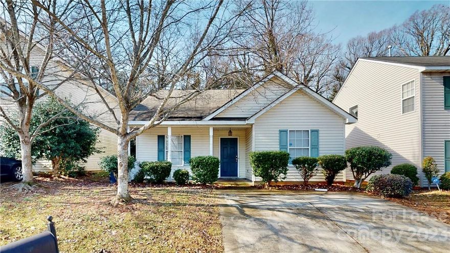 Adorable 3 bedroom, 2 bath house in Hunterbrook.  Open floor plan, vaulted ceiling, and convenient sliding door leads out to the backyard patio.  Perfect for the grill!  Neutral paint.  Primary bedroom with en suite bathroom and 2 closets.  Easy parking on the driveway, convenient access to I-85, Uptown Charlotte and University Area.  Won't last long!
