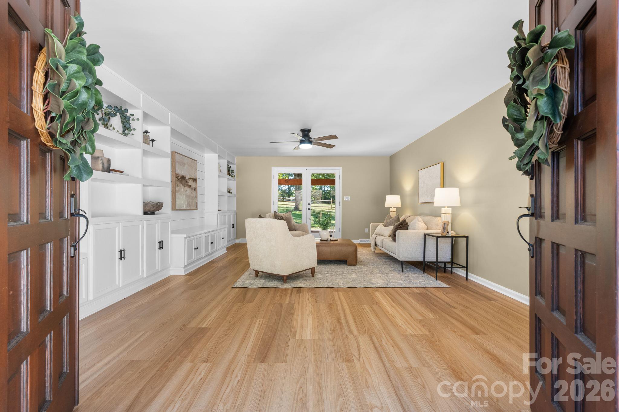 4024 Wandering Lane