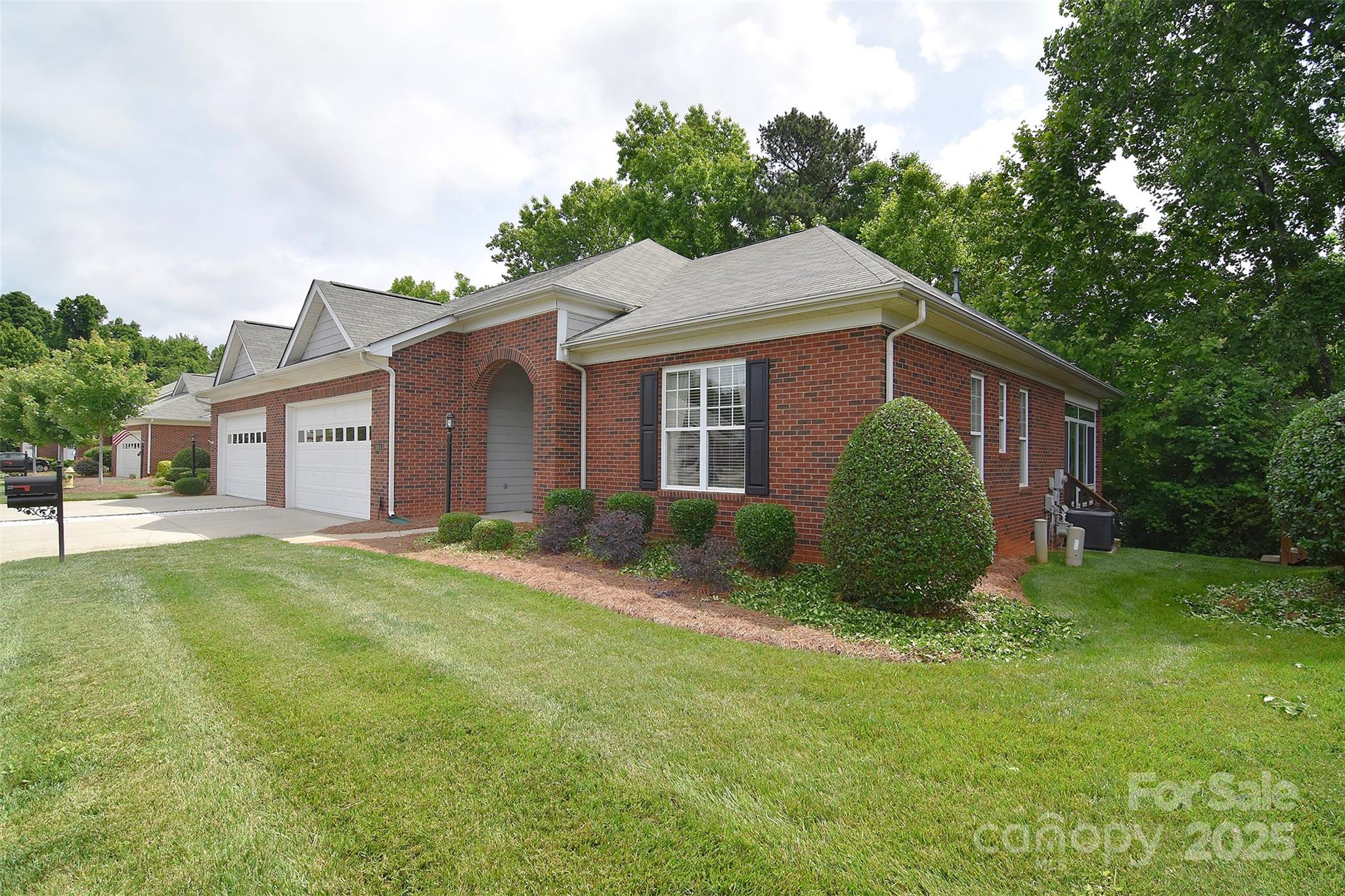 Mint Lake Village - Residential