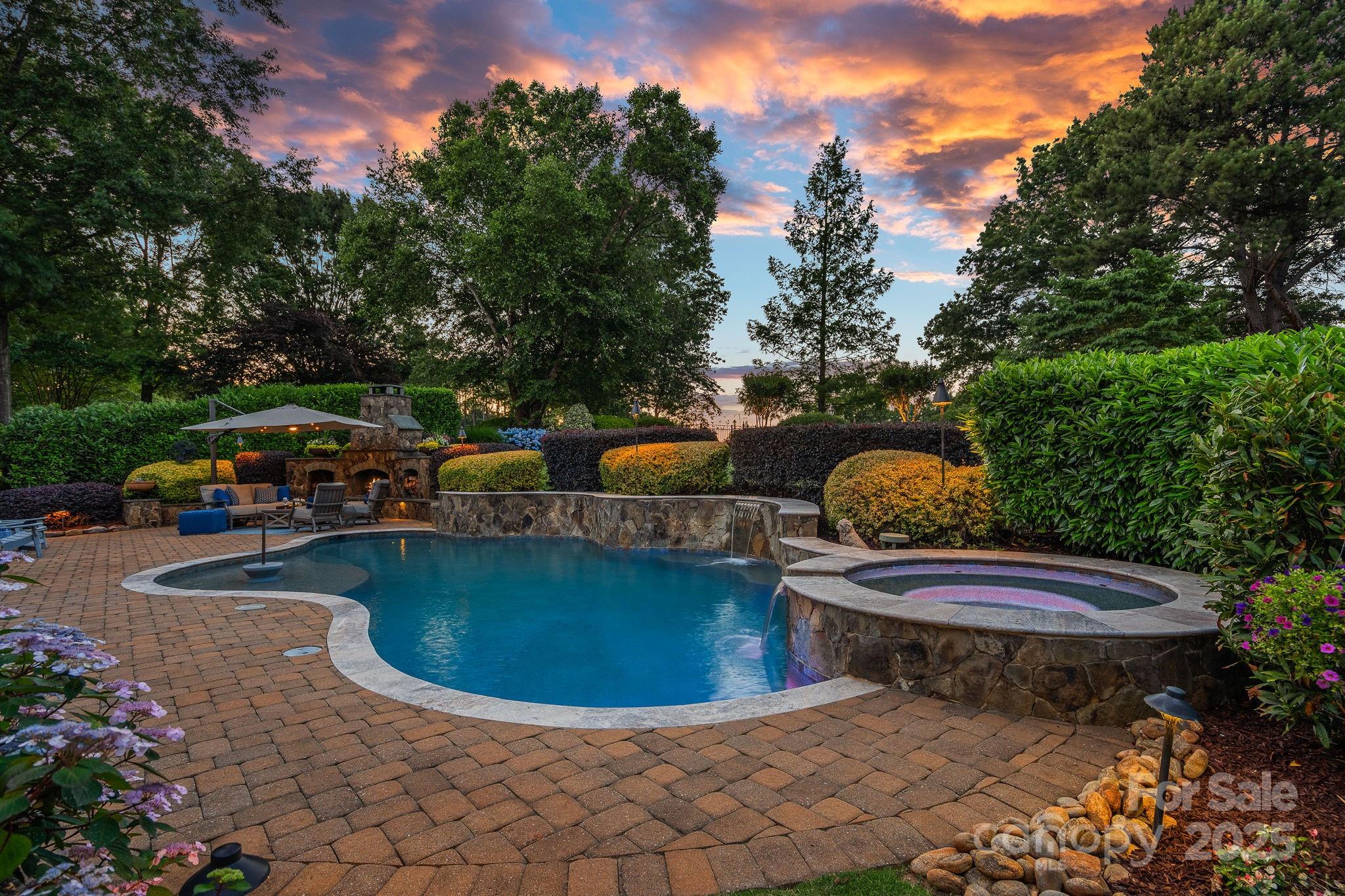 The Peninsula - Residential