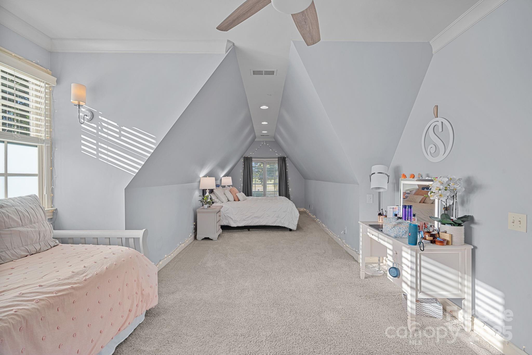 The Peninsula - Residential