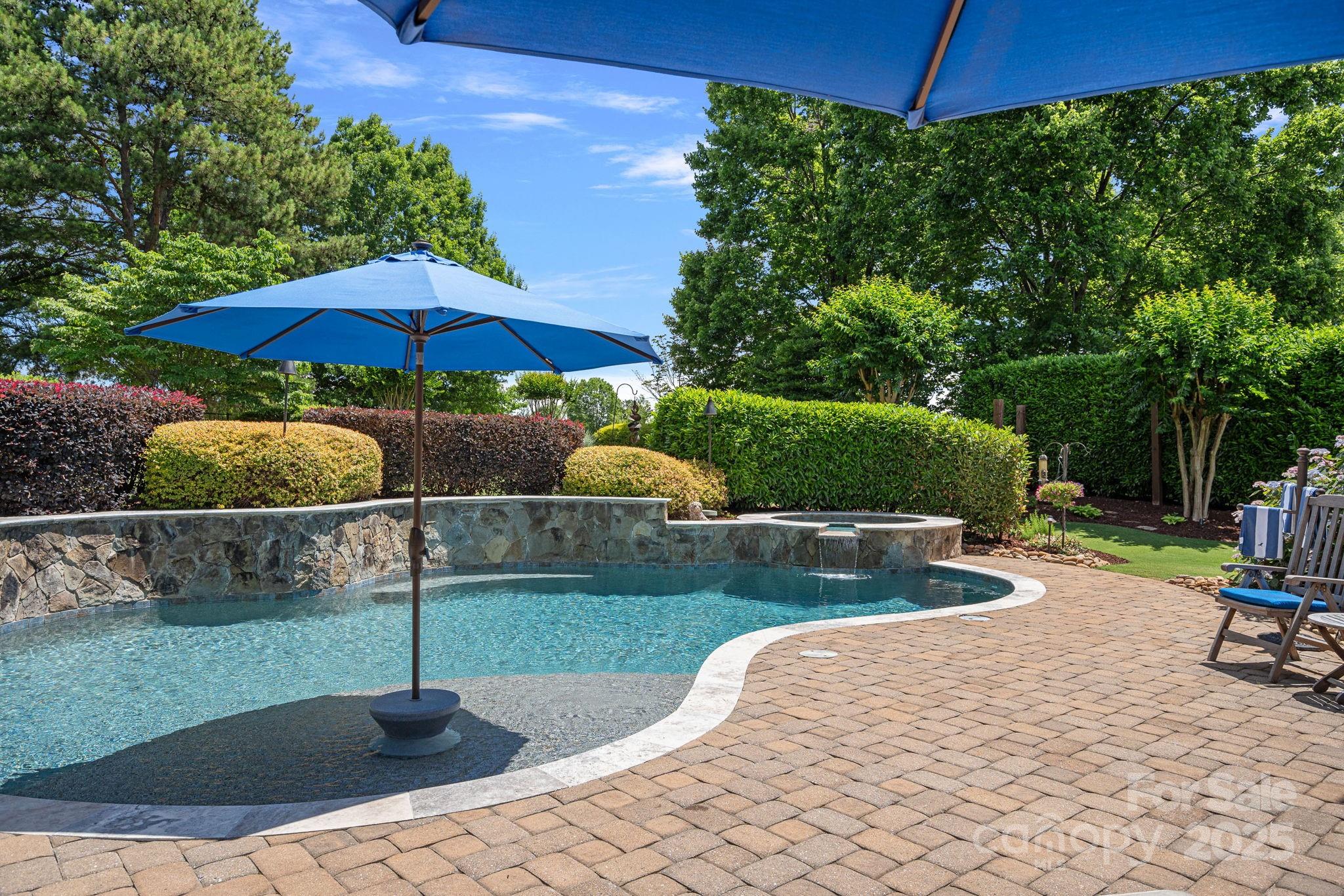 The Peninsula - Residential