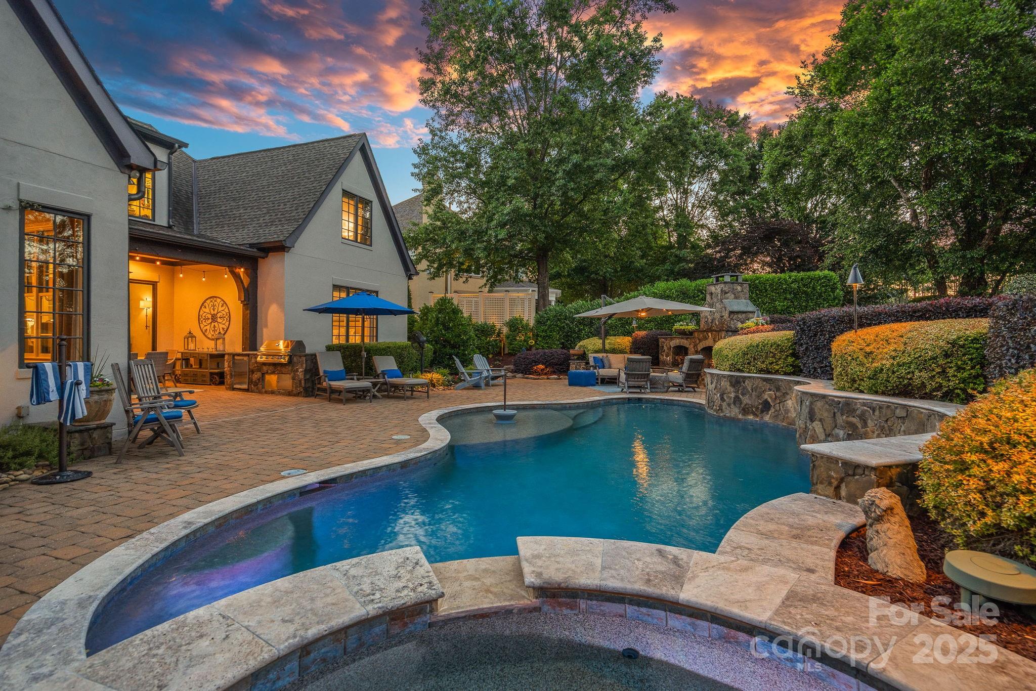 The Peninsula - Residential