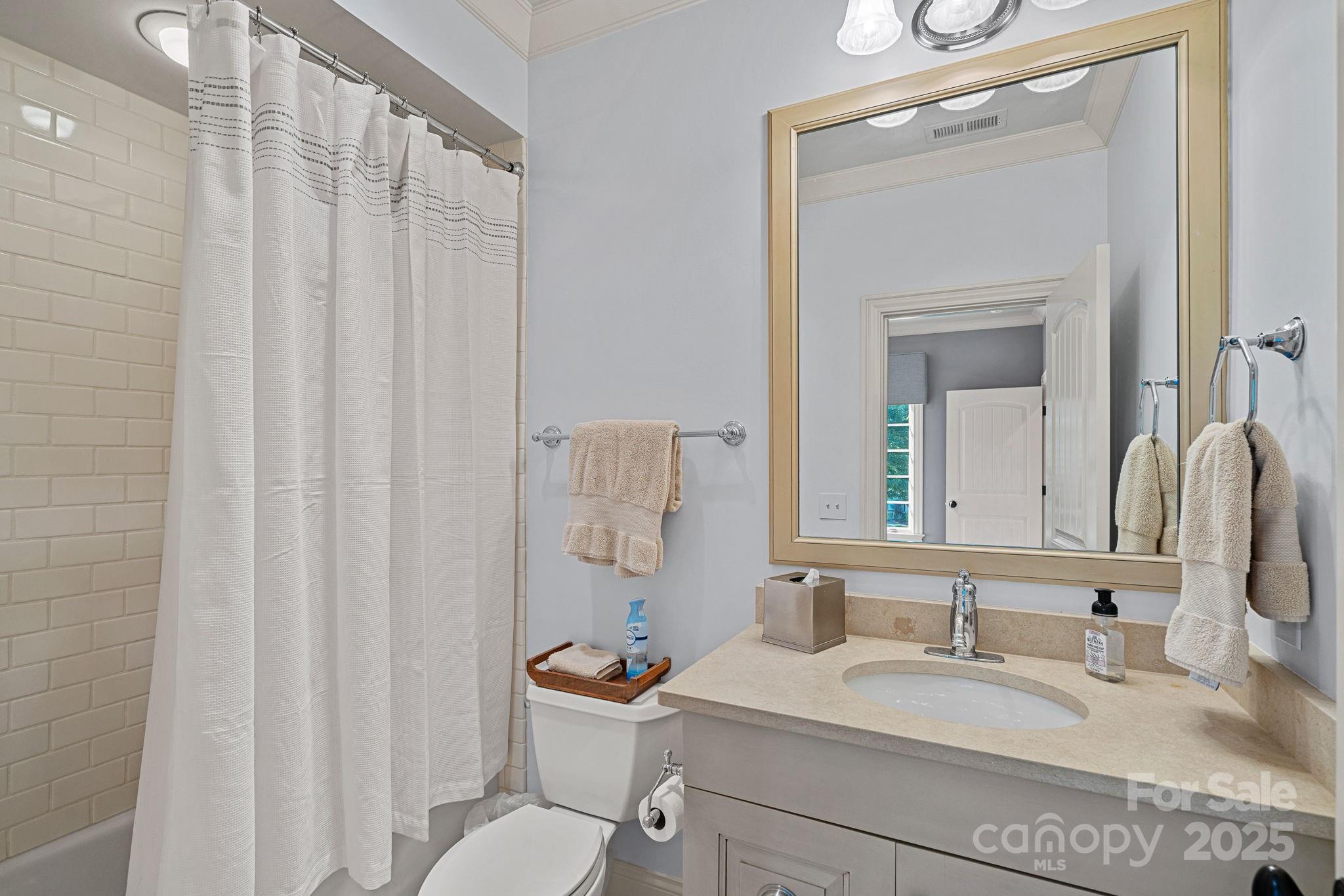 The Peninsula - Residential