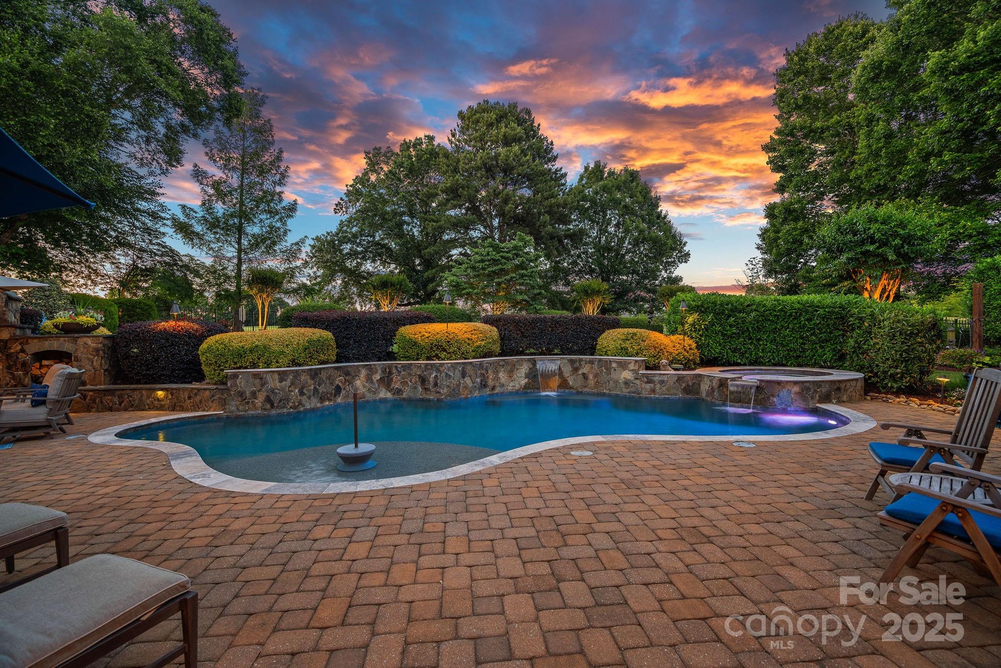 The Peninsula - Residential